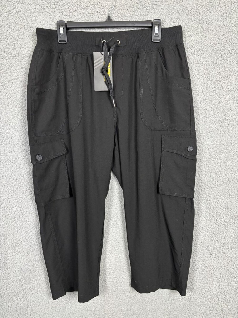TBY Women's Outdoor Cargo Capri Pants Elastic Waist Drawstring Black XL NWT's.